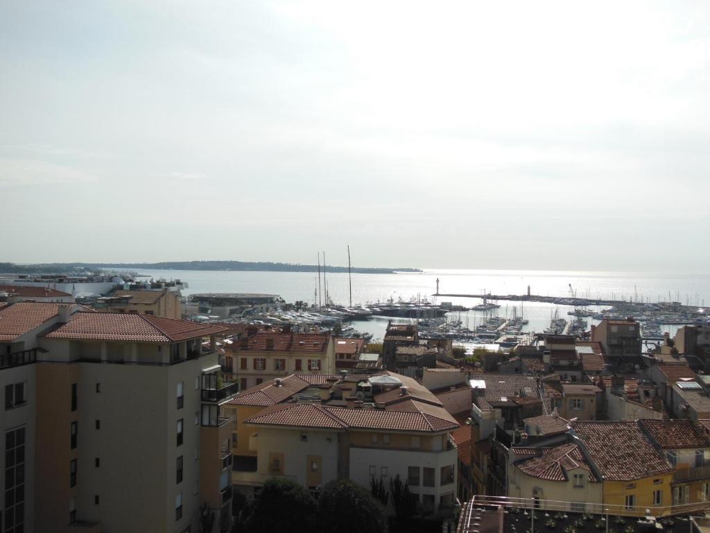 2, 3 And 4 Bedroom Sea View Forville 5 Mins From The Palais Apartment *