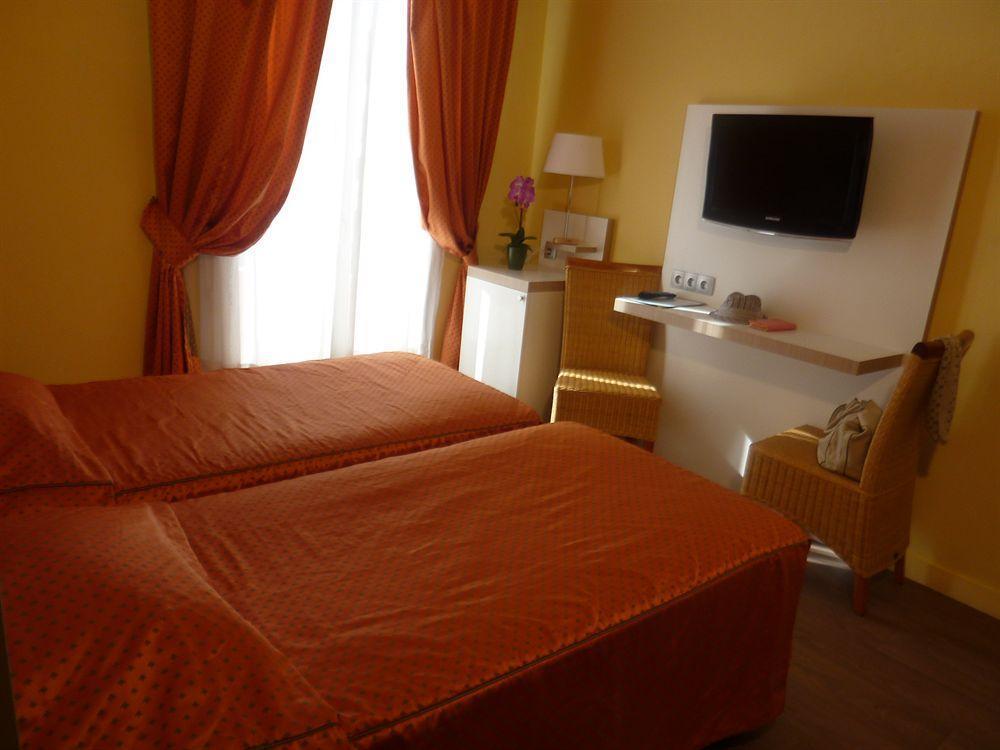 Regina Hotel 3*