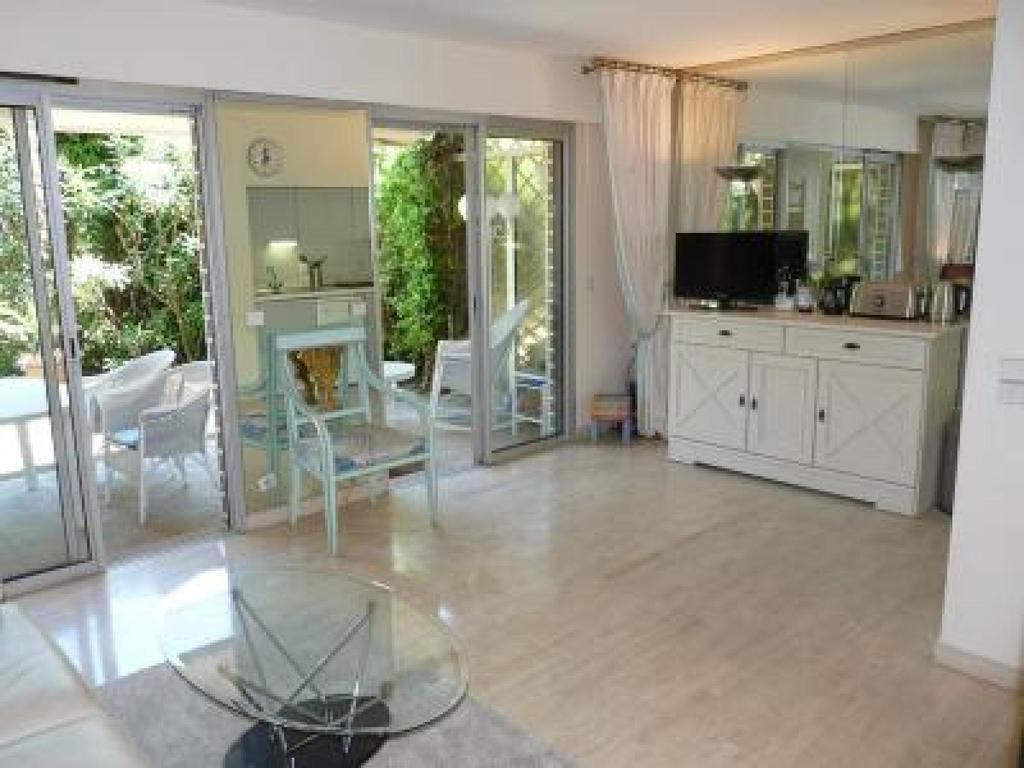 Gisela Apartment