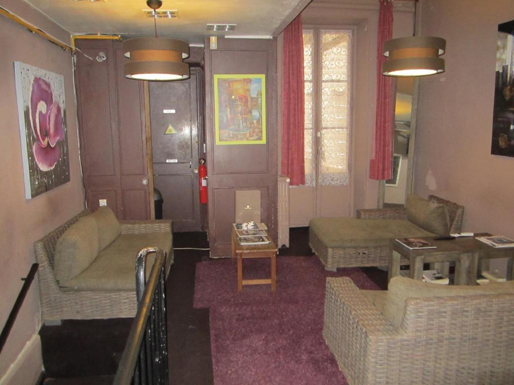 Claremont 2*