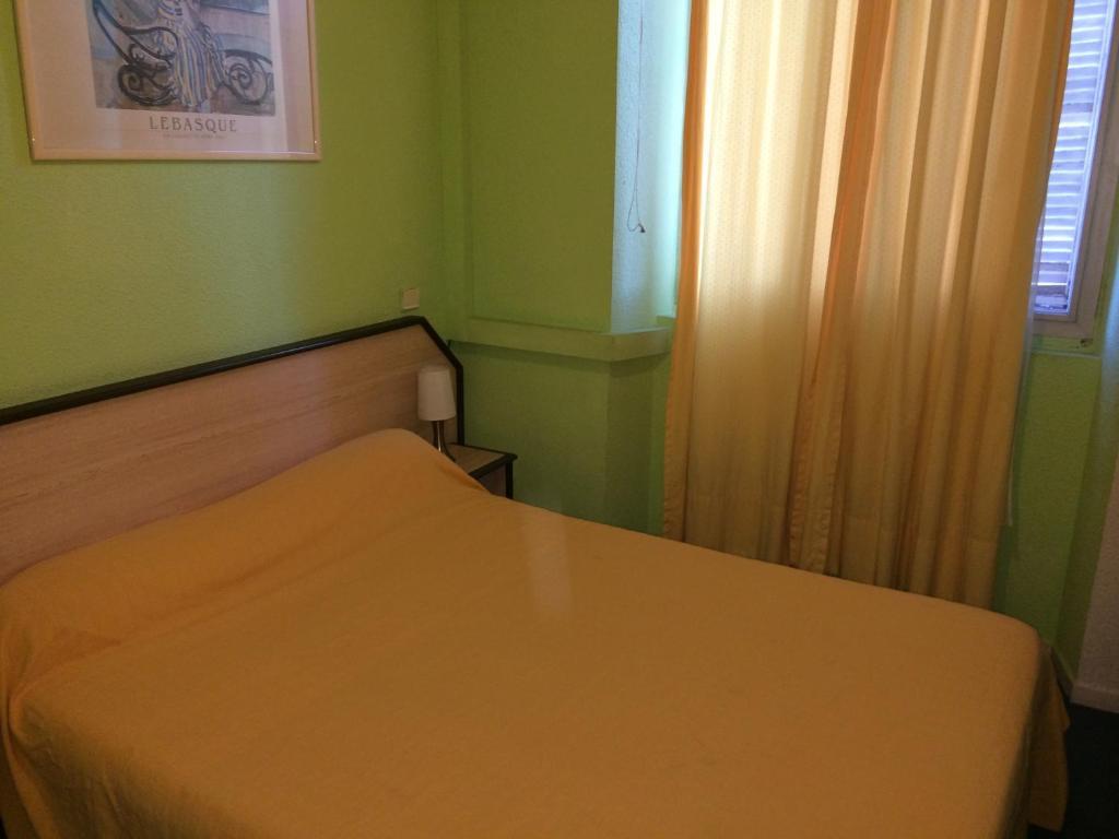 Alan Robert's Hotel 2*