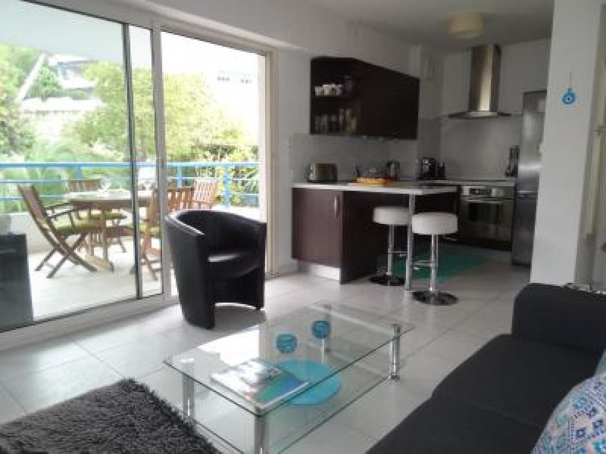 Apartment Modern One Bedroomed Just Off The Seafront With A Terrace And Pool Access 1753 *