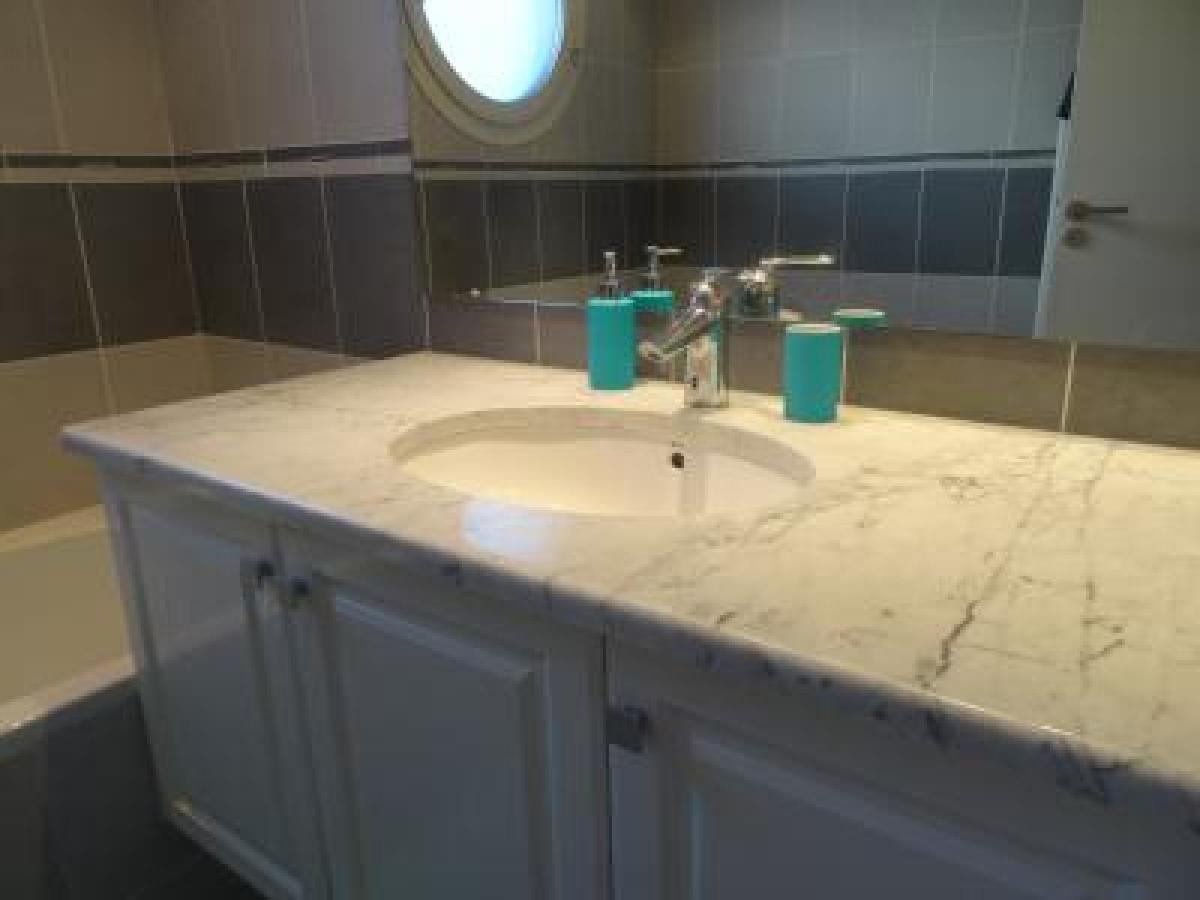 Modern One Bedroomed Just Off The Seafront With A Terrace And Pool Access 1753 Cannes
