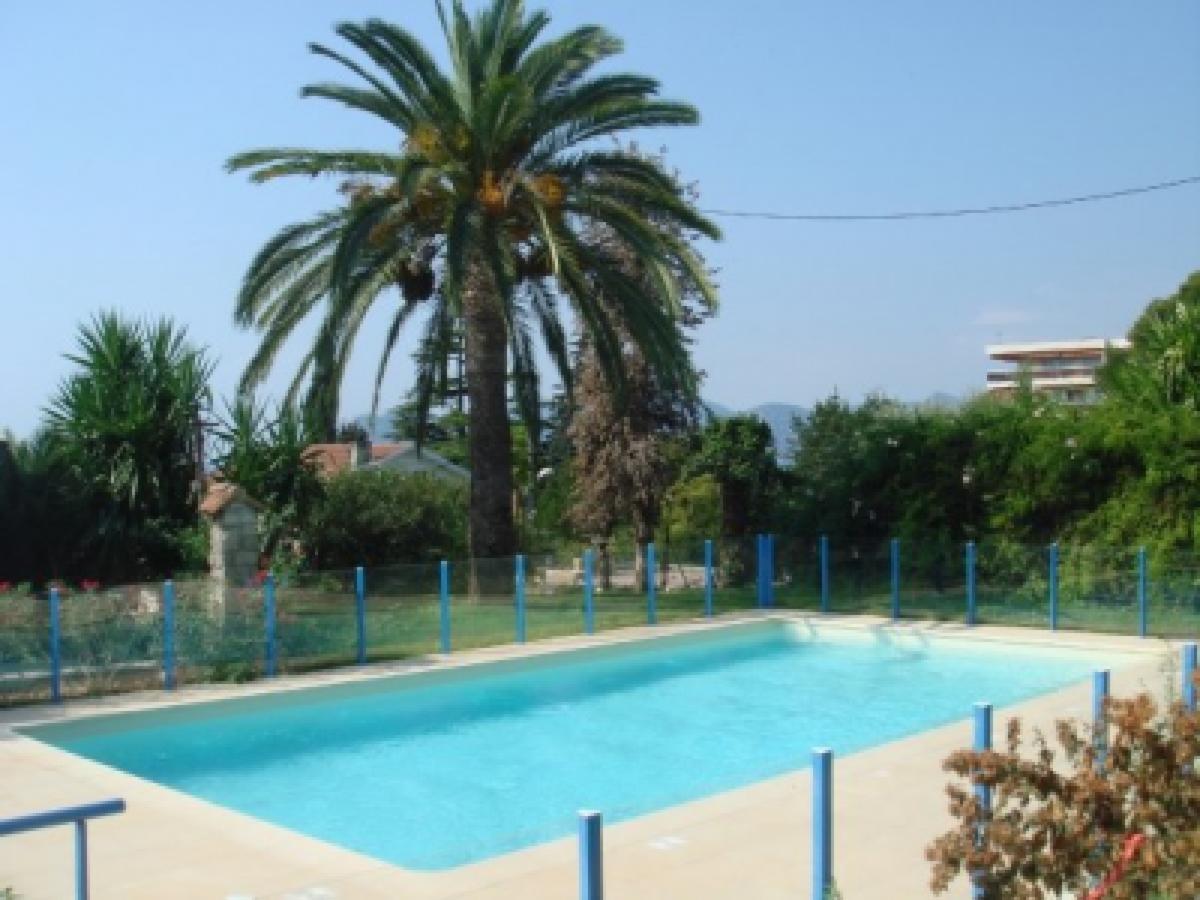 Modern One Bedroomed Just Off The Seafront With A Terrace And Pool Access 1753 Apartment Cannes