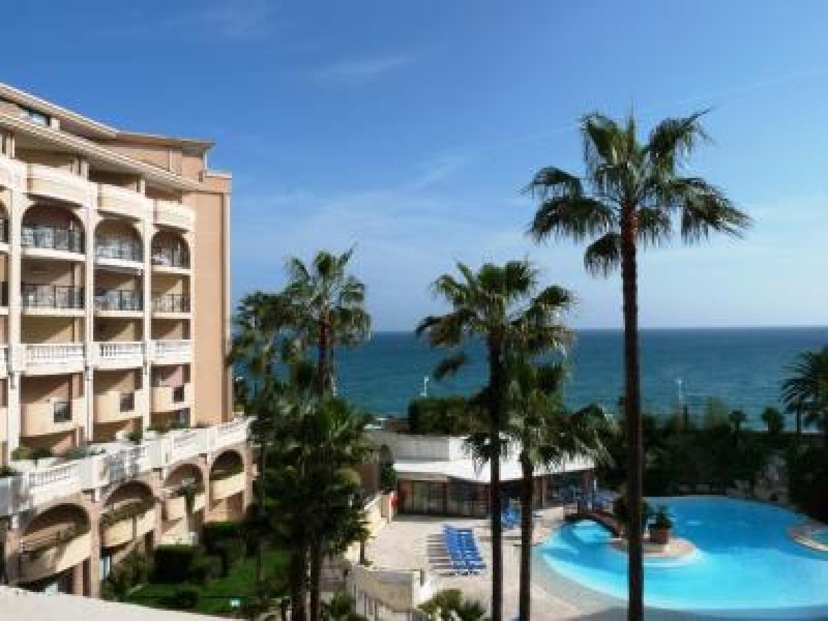 Pierre & Verrerie 3* Cannes
