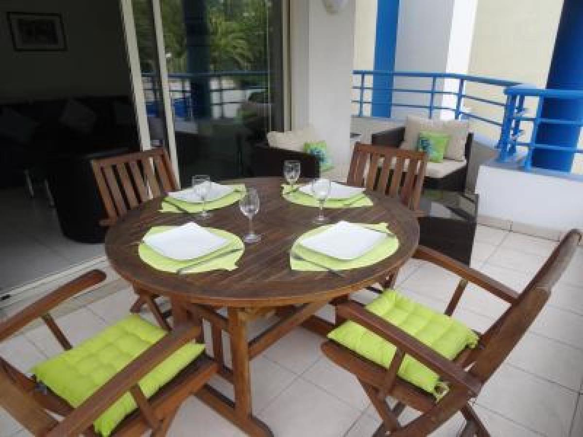 Modern One Bedroomed Just Off The Seafront With A Terrace And Pool Access 1753 Apartment Cannes