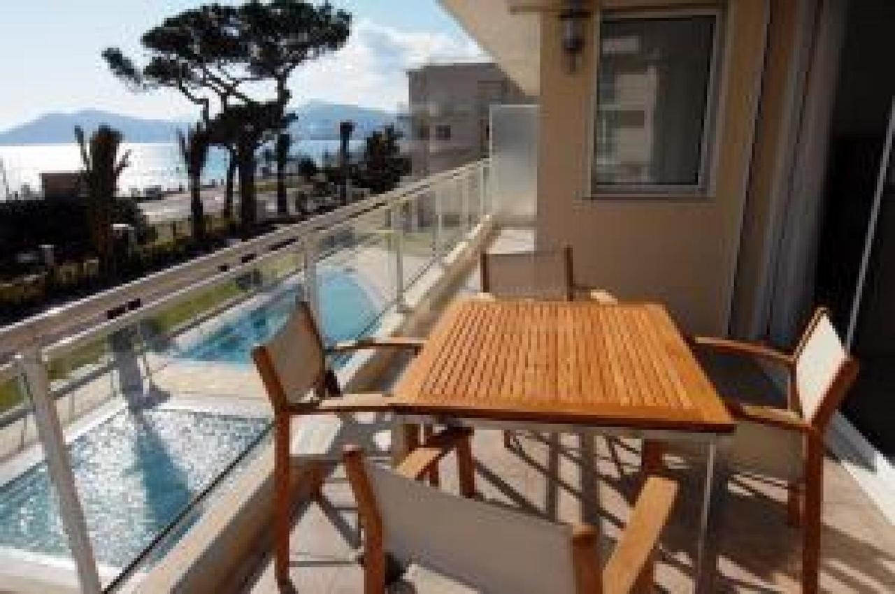 Seafront Haven: Modern 2-bed With Pool