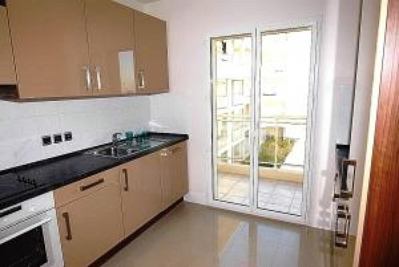Seafront Haven: Modern 2-bed With Pool Apartamento Cannes