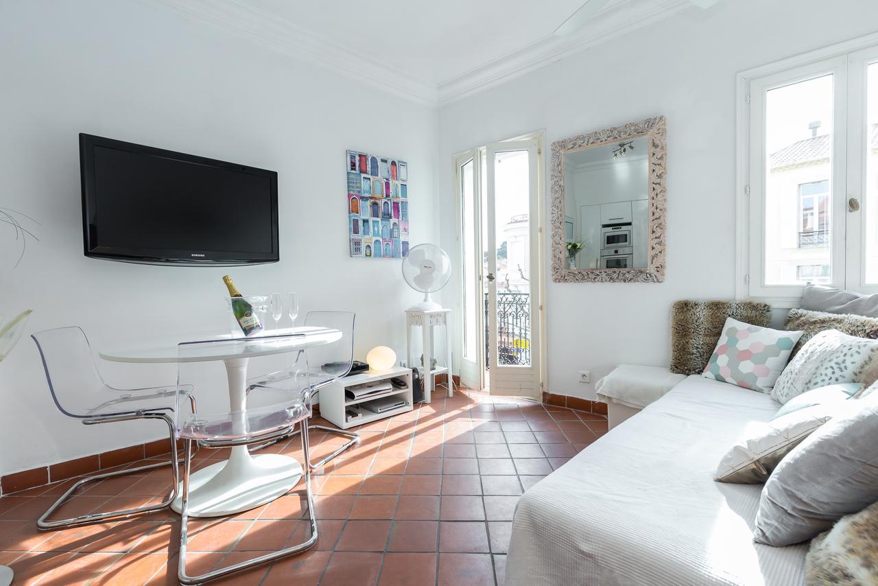 A Lovely Split Level Townhouse In The Heart Of Next To The Marche Forville And The Palais 1749 Appartement