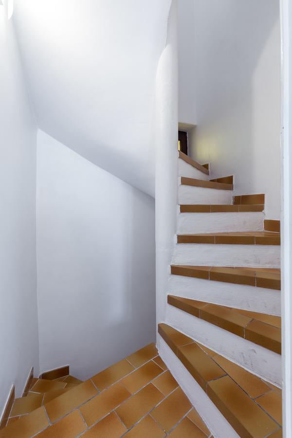 Appartement A Lovely Split Level Townhouse In The Heart Of Next To The Marche Forville And The Palais 1749