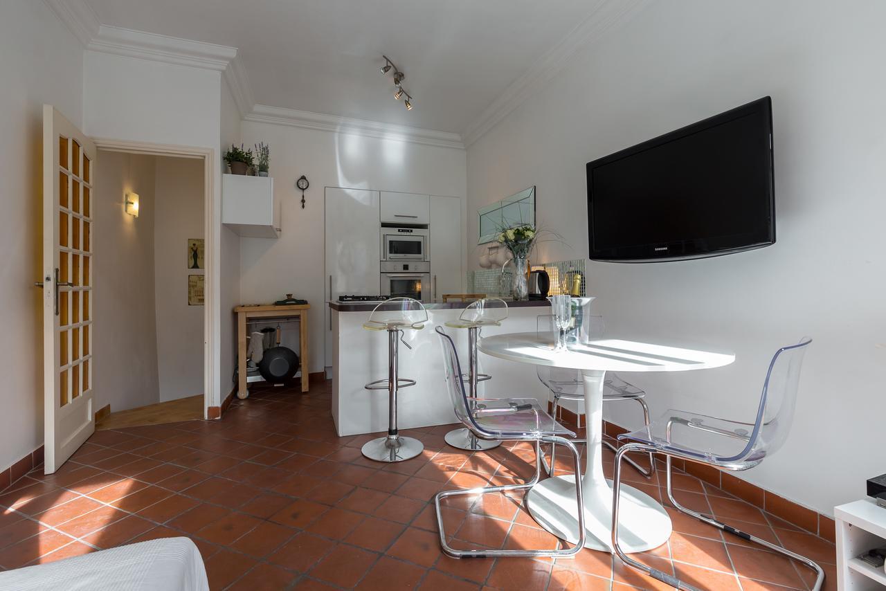 A Lovely Split Level Townhouse In The Heart Of Next To The Marche Forville And The Palais 1749 Appartement