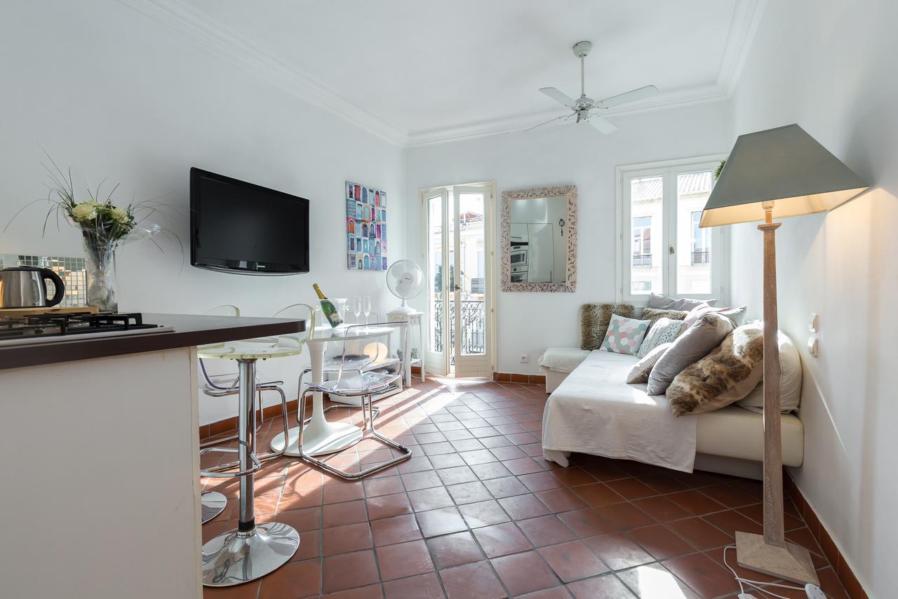 A Lovely Split Level Townhouse In The Heart Of Next To The Marche Forville And The Palais 1749