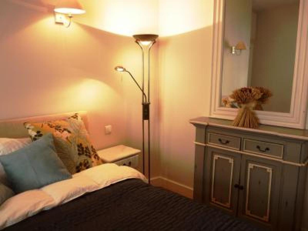 Palais View: Elegant Two-bedroom Apartment