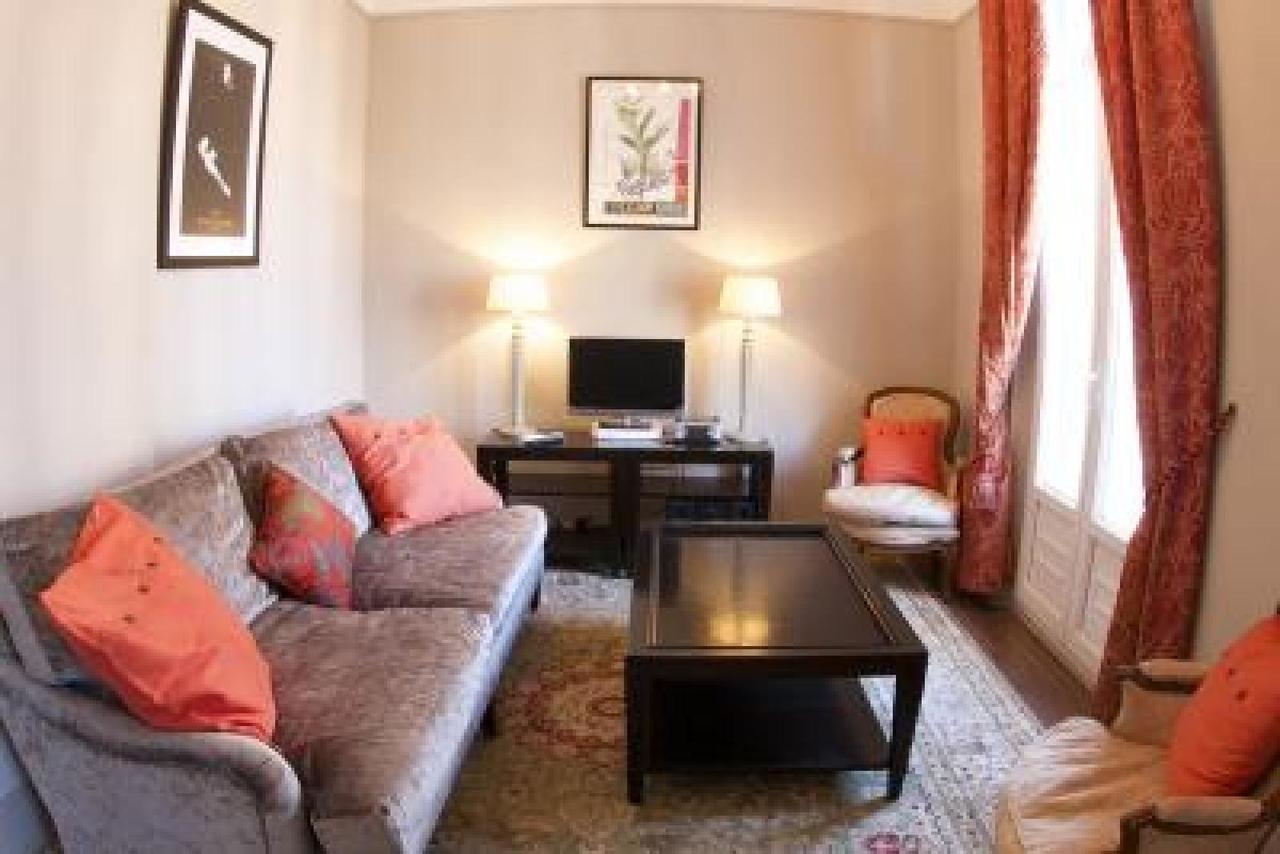 Carnot 14 Apartment *