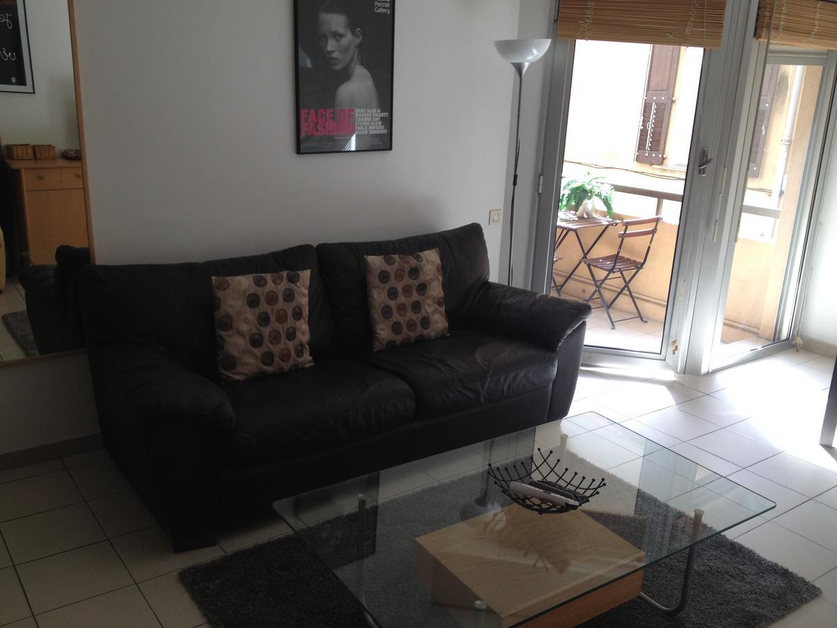 Lovely One Bedroom With Balcony & Wifi Just Minutes Walk From Palais And Beaches 109 Apartment *