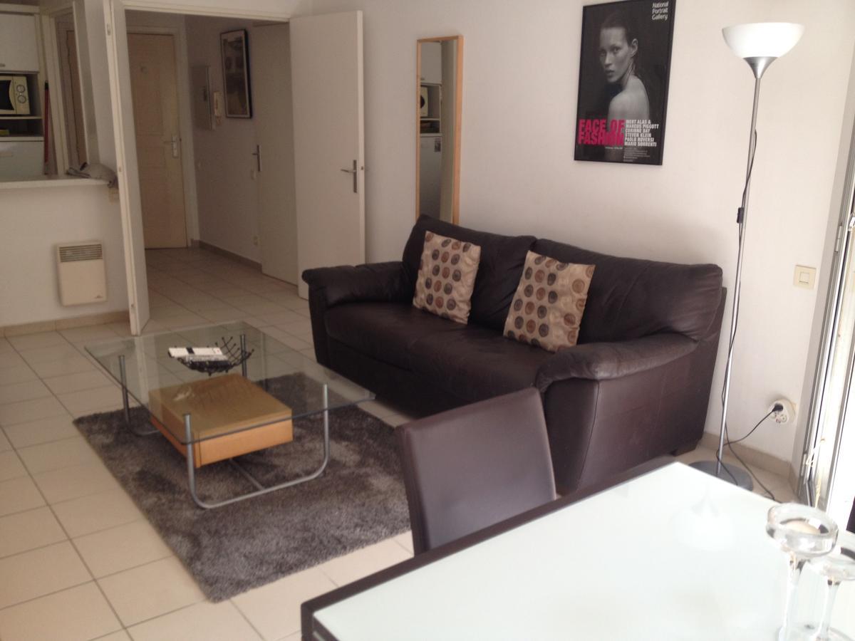 Lovely One Bedroom With Balcony & Wifi Just Minutes Walk From Palais And Beaches 109 Apartment