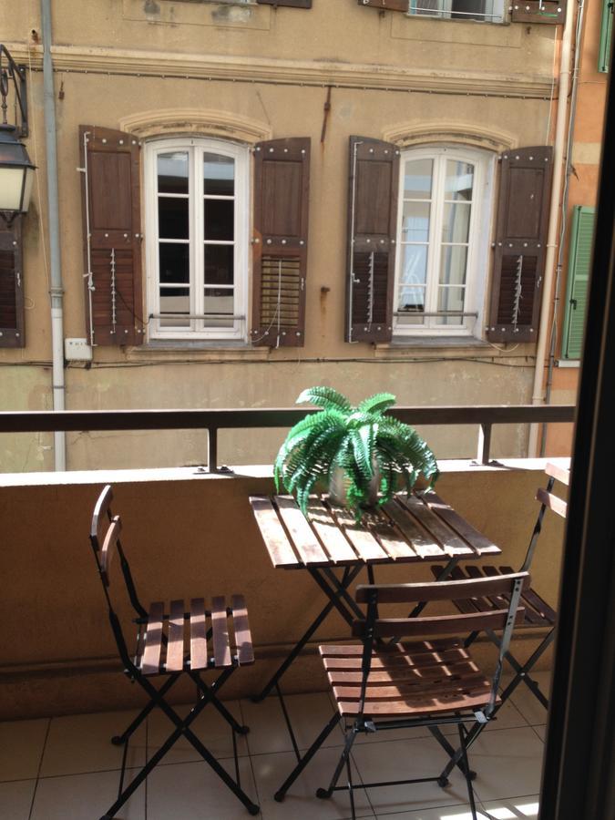 Lovely One Bedroom With Balcony & Wifi Just Minutes Walk From Palais And Beaches 109 Apartment