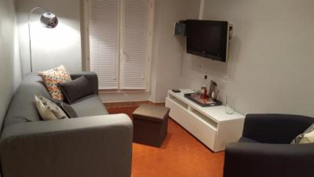 Apartment Meynadier 84