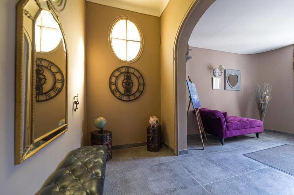 Oxford Apartment