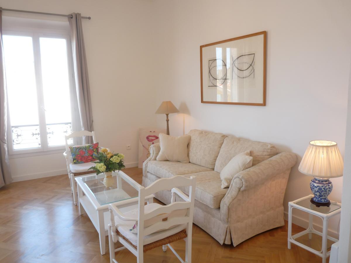 Apartment: Steps From Palais & Croisette