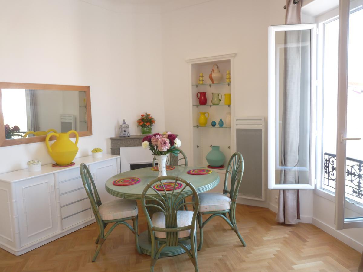 Apartment: Steps From Palais & Croisette Apartment *