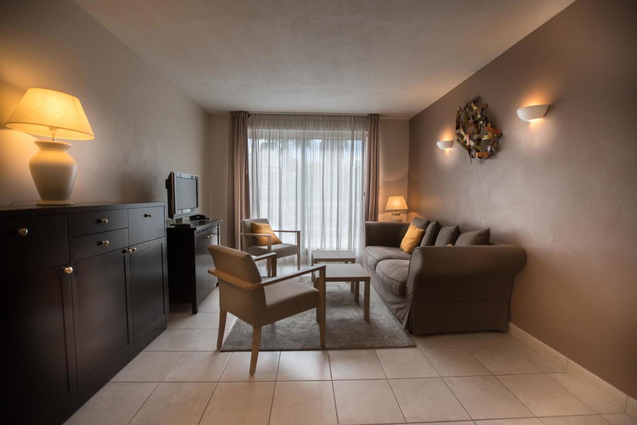 Excelsuites Hotel
