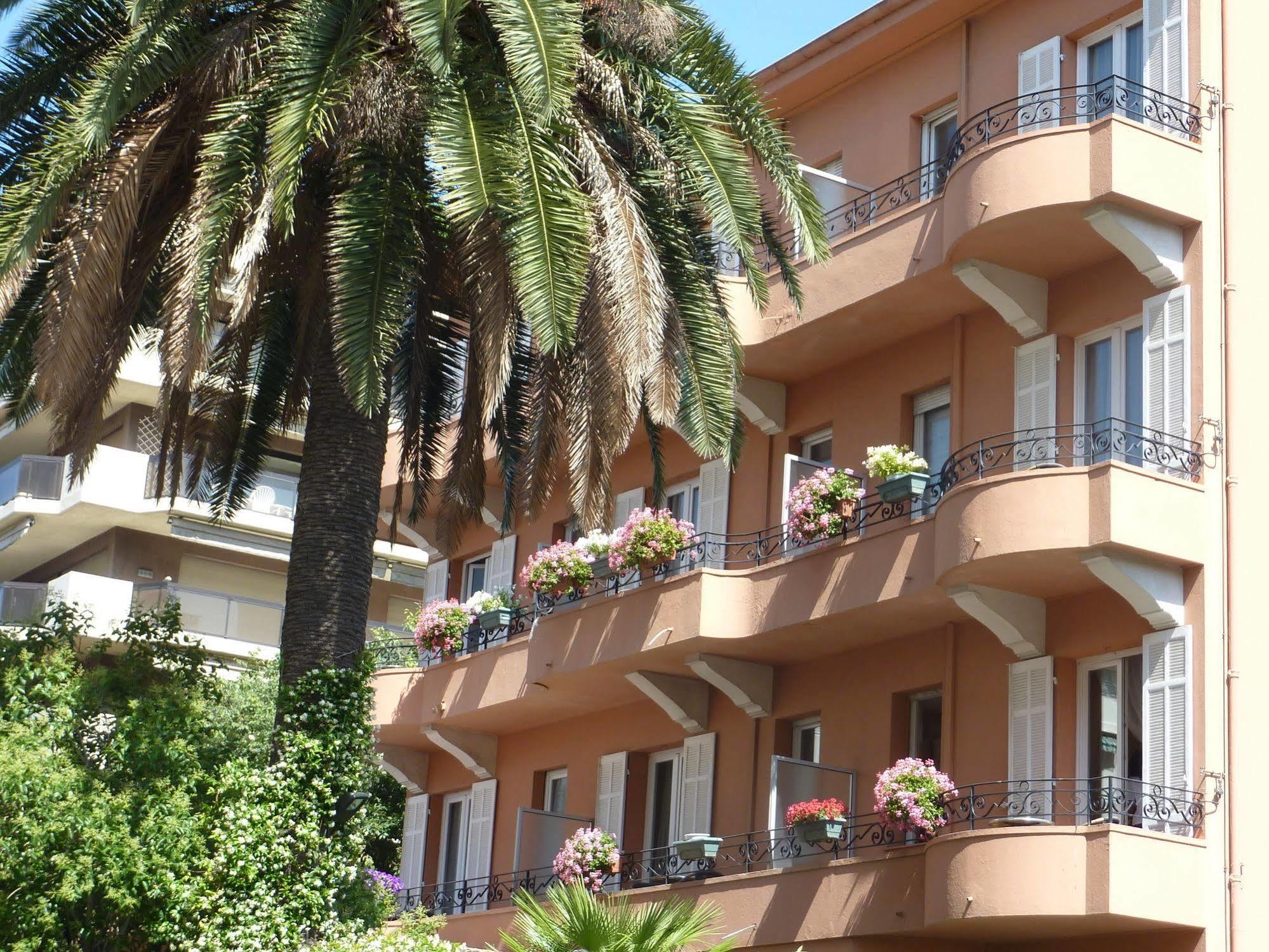 Hotel Regina 3*