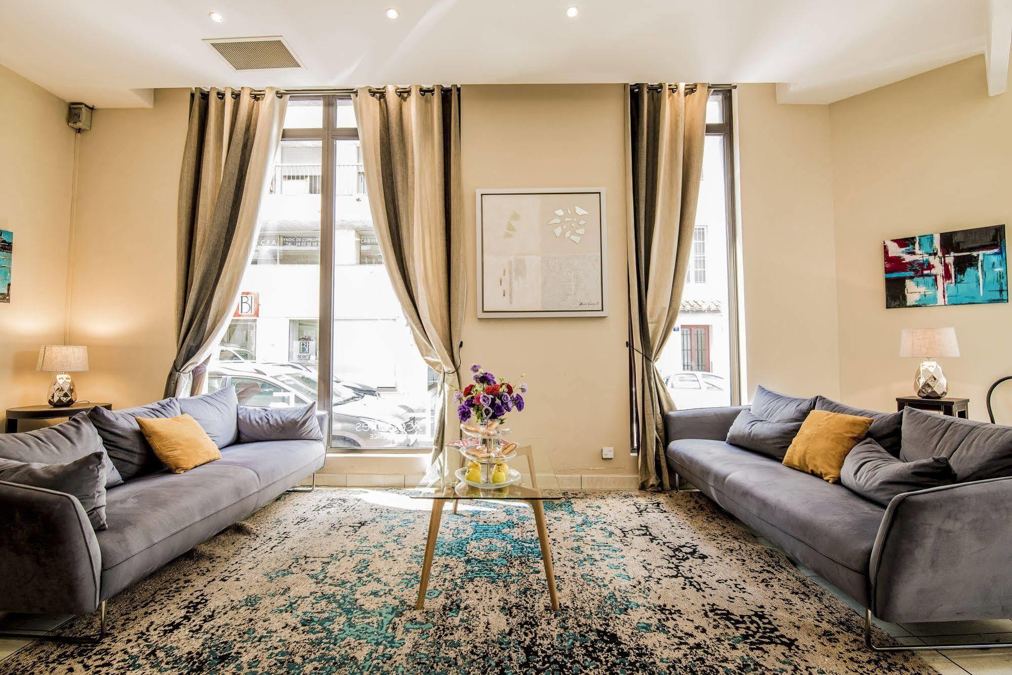 Excelsuites Hotel