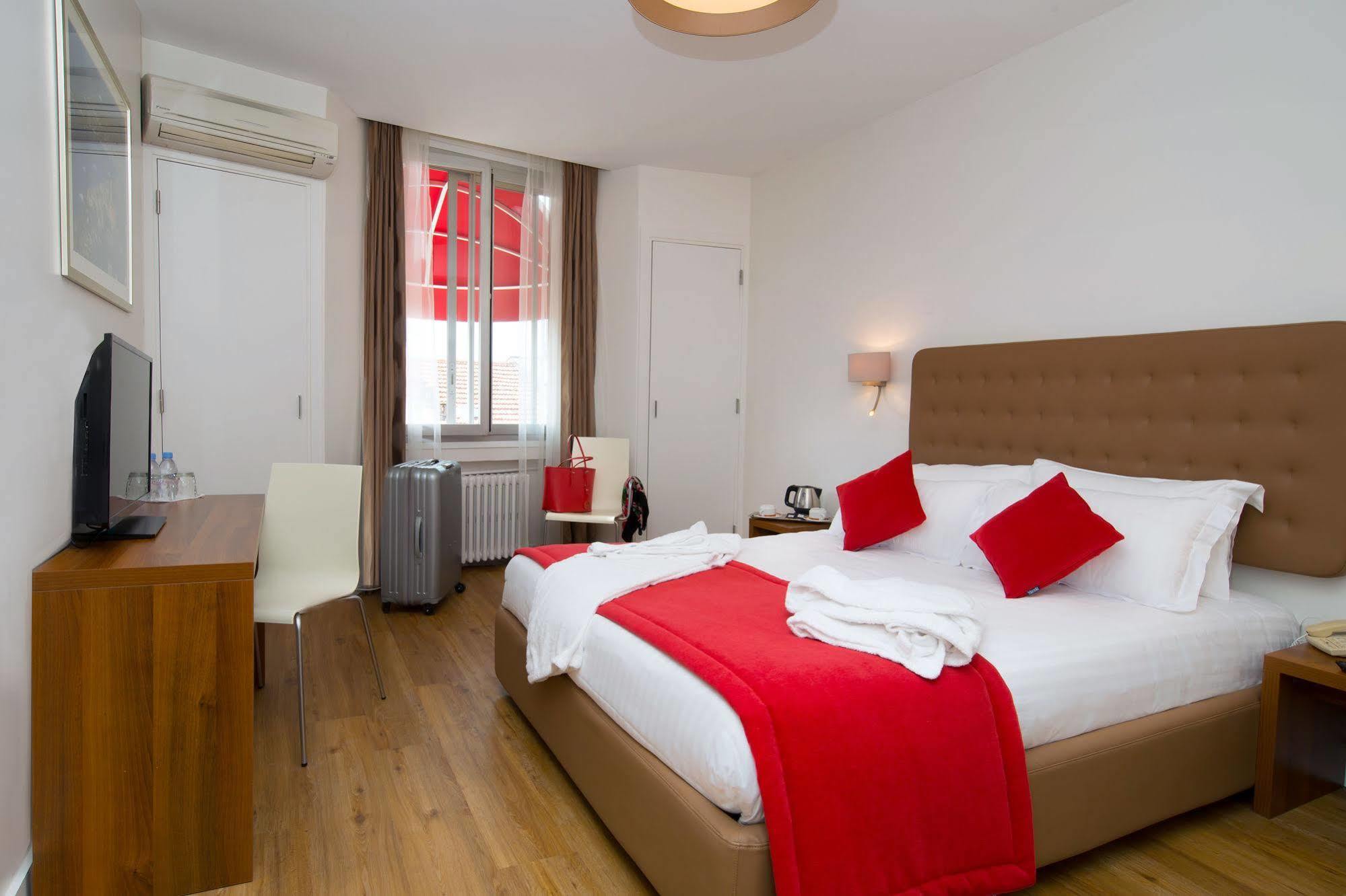 Hotel De France 3*