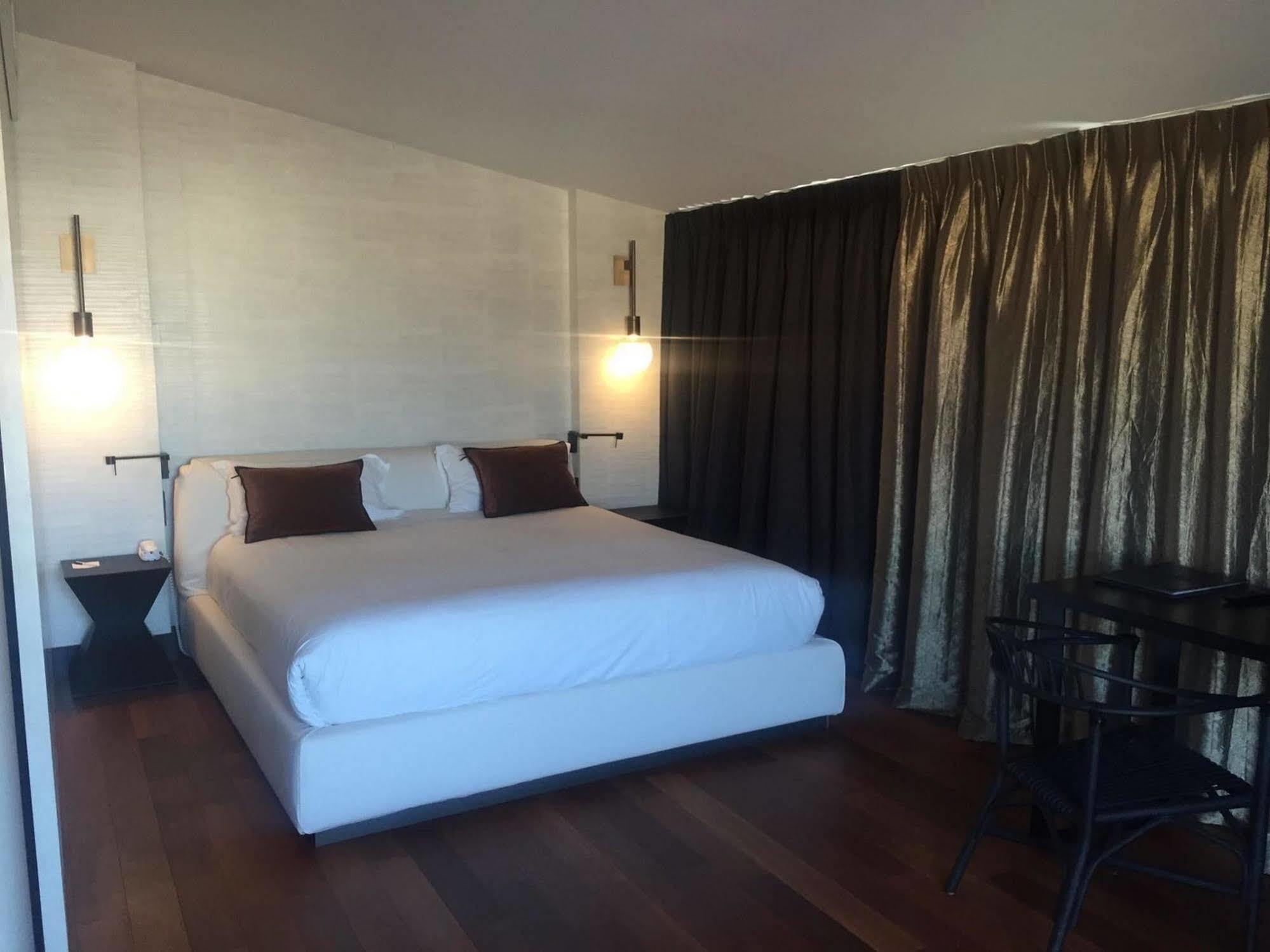 Hotel Centre Univers 4*