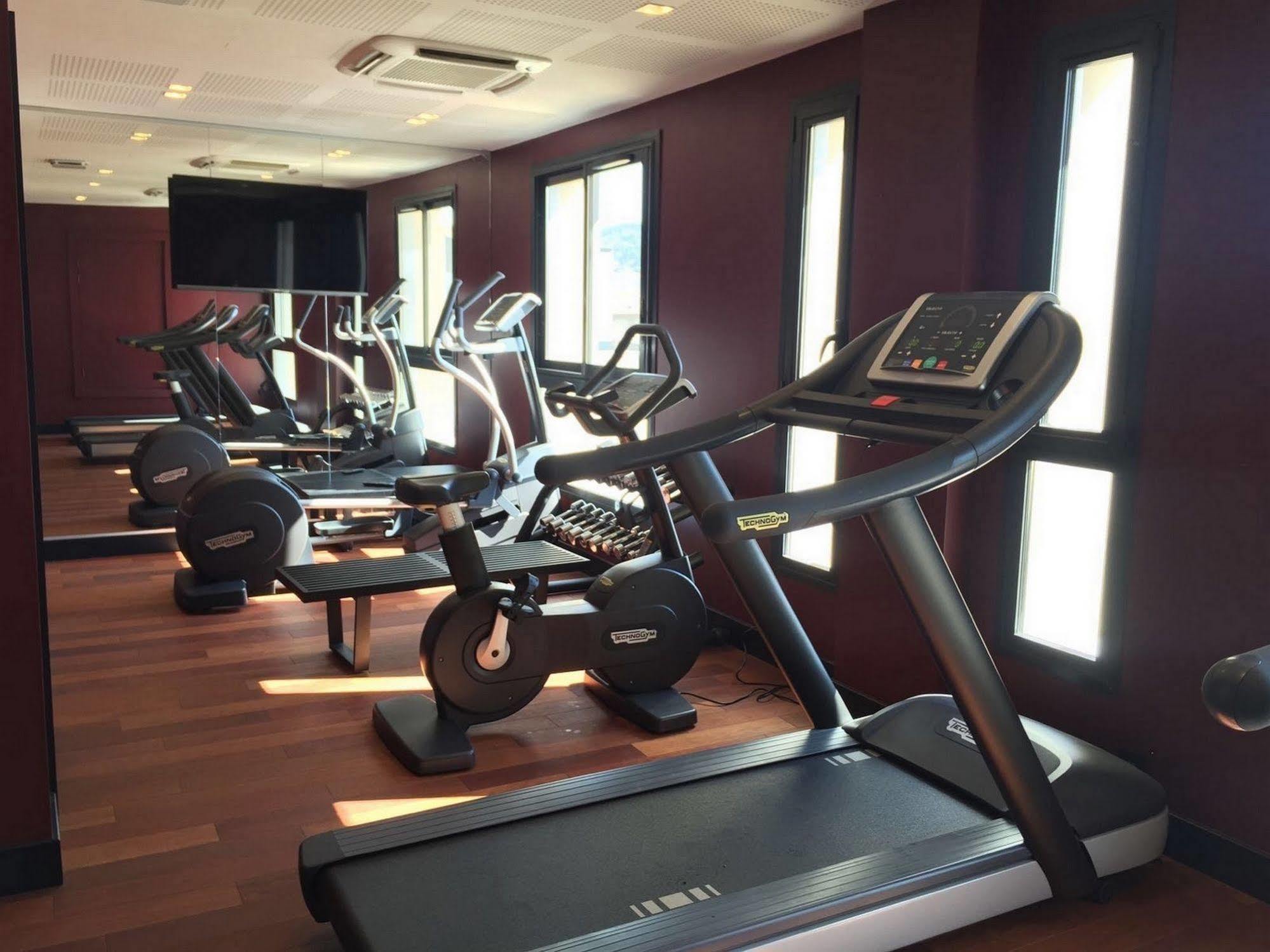 Centre Univers Hotel 4*