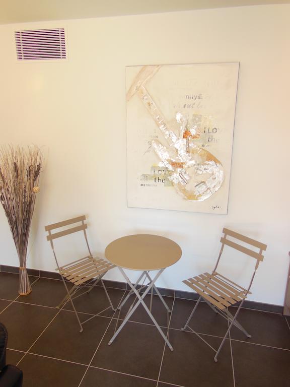 3 Bedrooms, 3 Bathrooms Lecerf 411 * Cannes