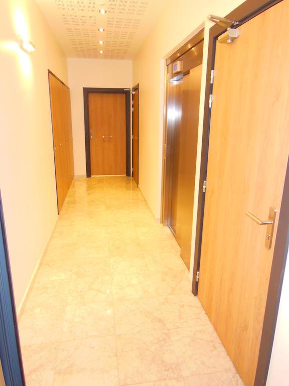 3 Bedrooms, 3 Bathrooms Lecerf 411 *