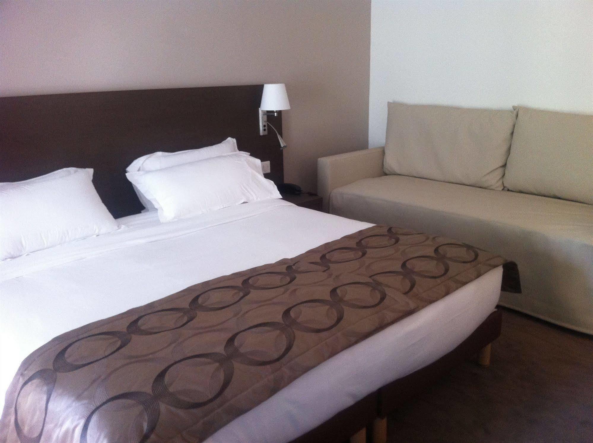Carolina Hotel 2*
