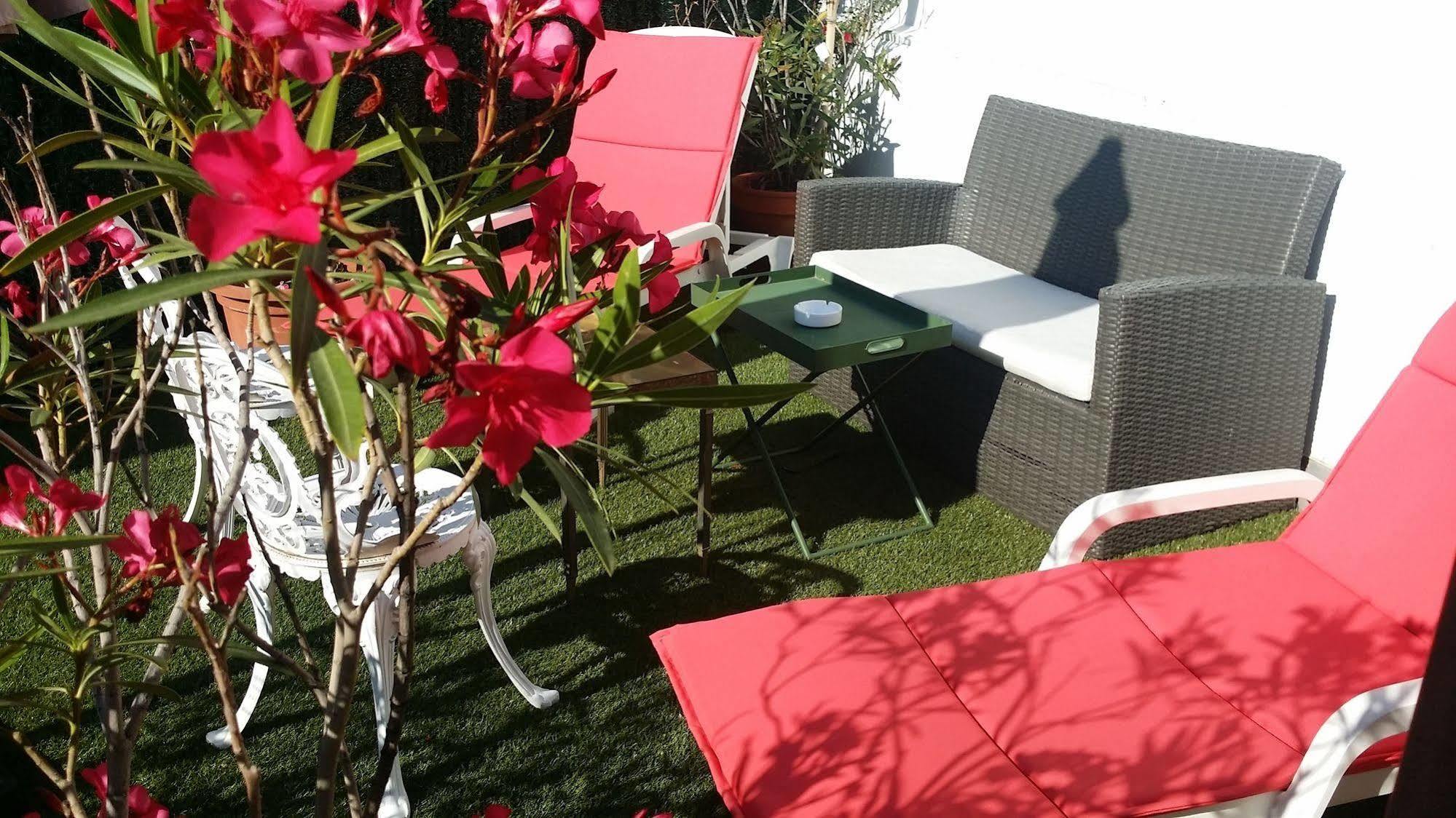 Alan Robert's Hotel 2*