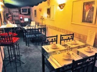 Hotel Charlie's 3*