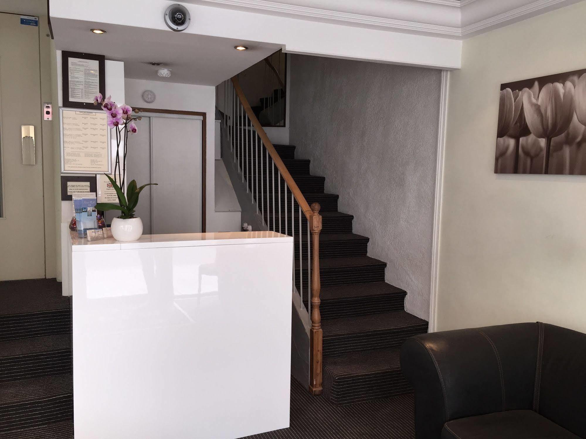 Hotel P.l.m.