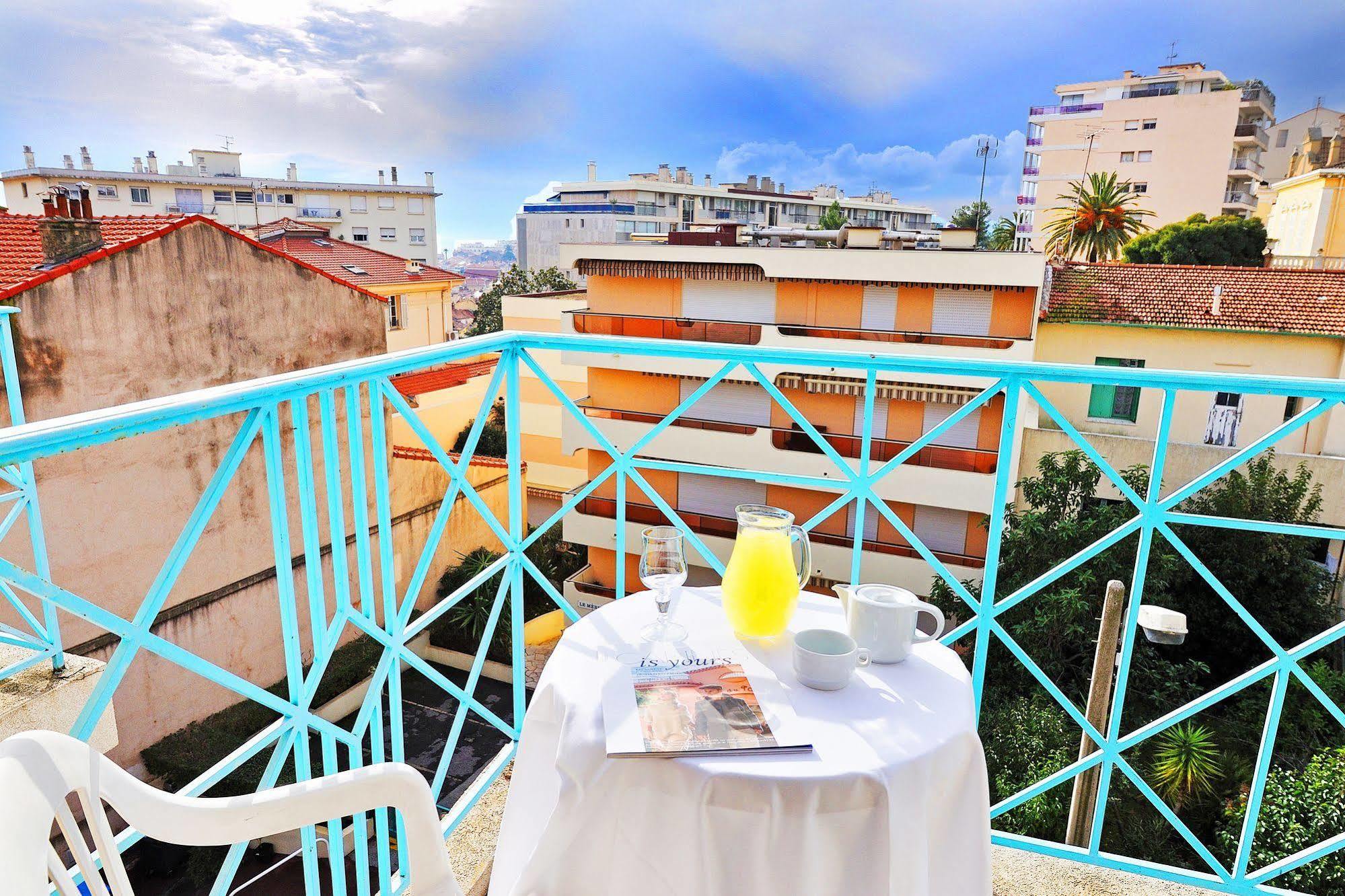 Aparthotel Residhotel Les Coralynes 3*