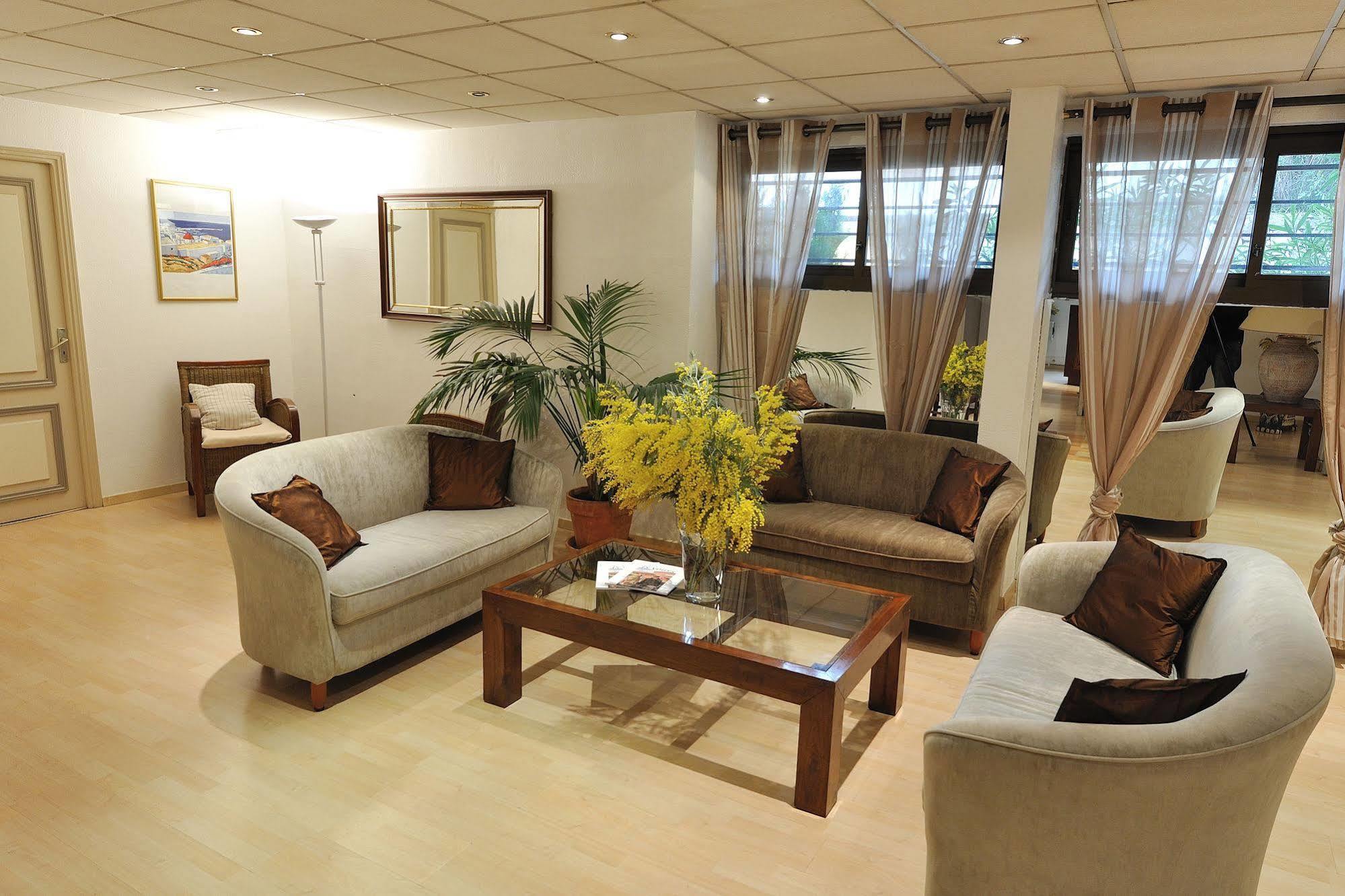Aparthotel Residhotel Les Coralynes 3*