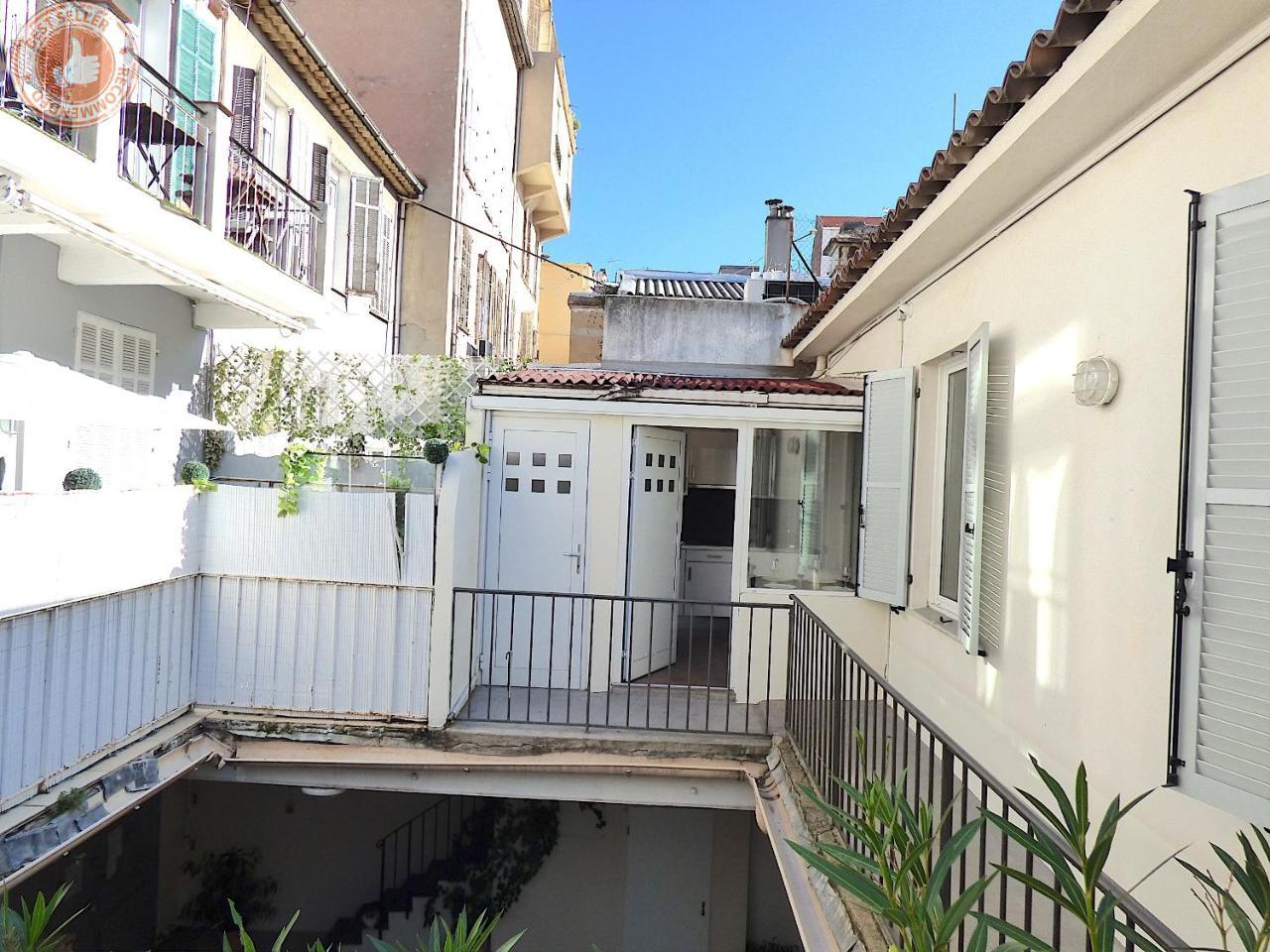 Alc - Jj481 - 9 Min Palais And Beaches