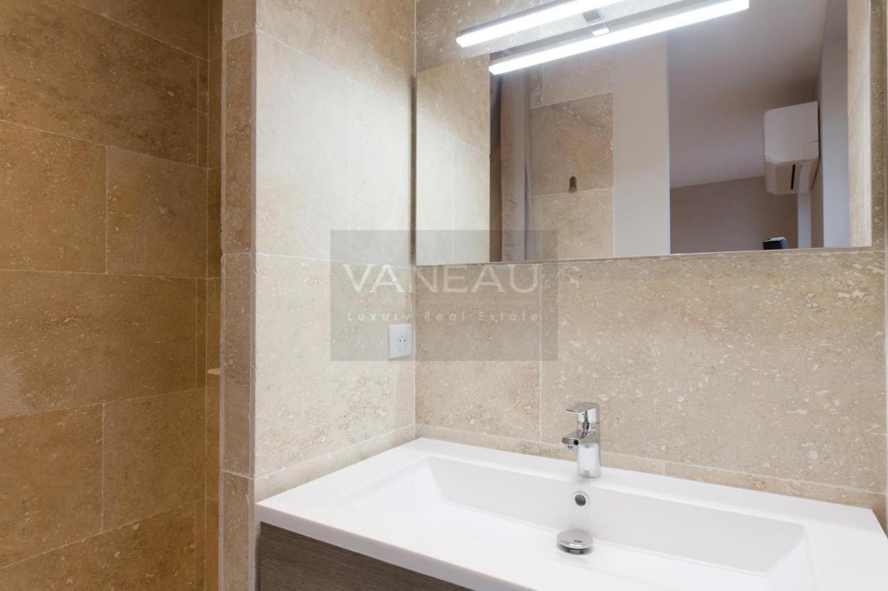 Apartment 2 Bedroom At 2 Minutes From The Palais *