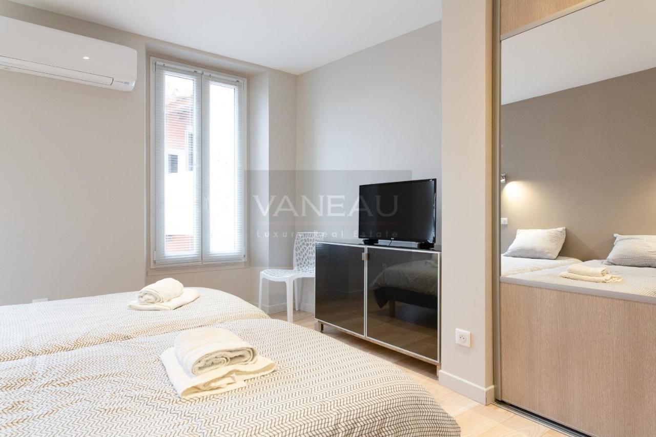 2 Bedroom At 2 Minutes From The Palais Apartment Cannes