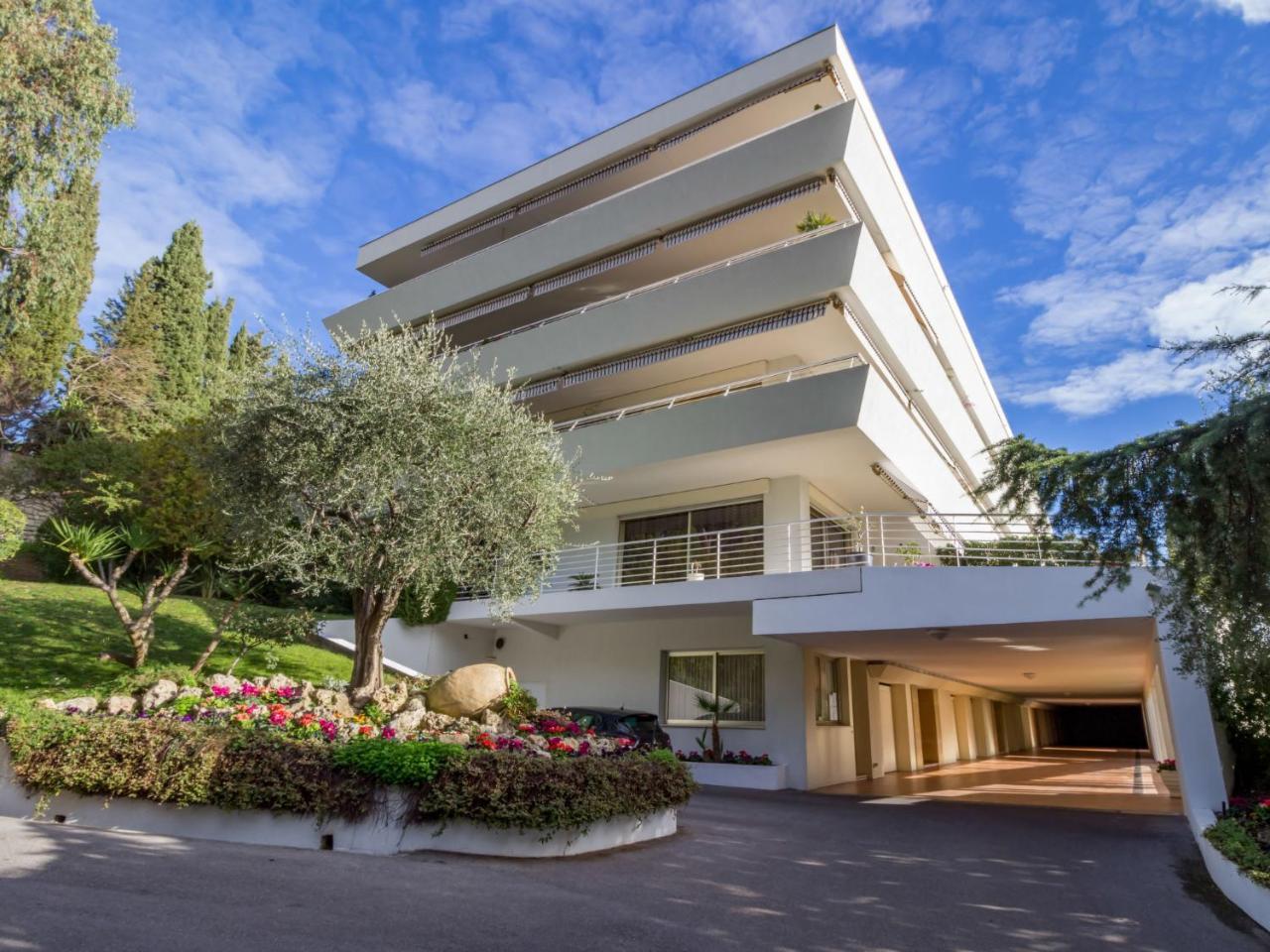 Apartment Les Hortensias By Interhome