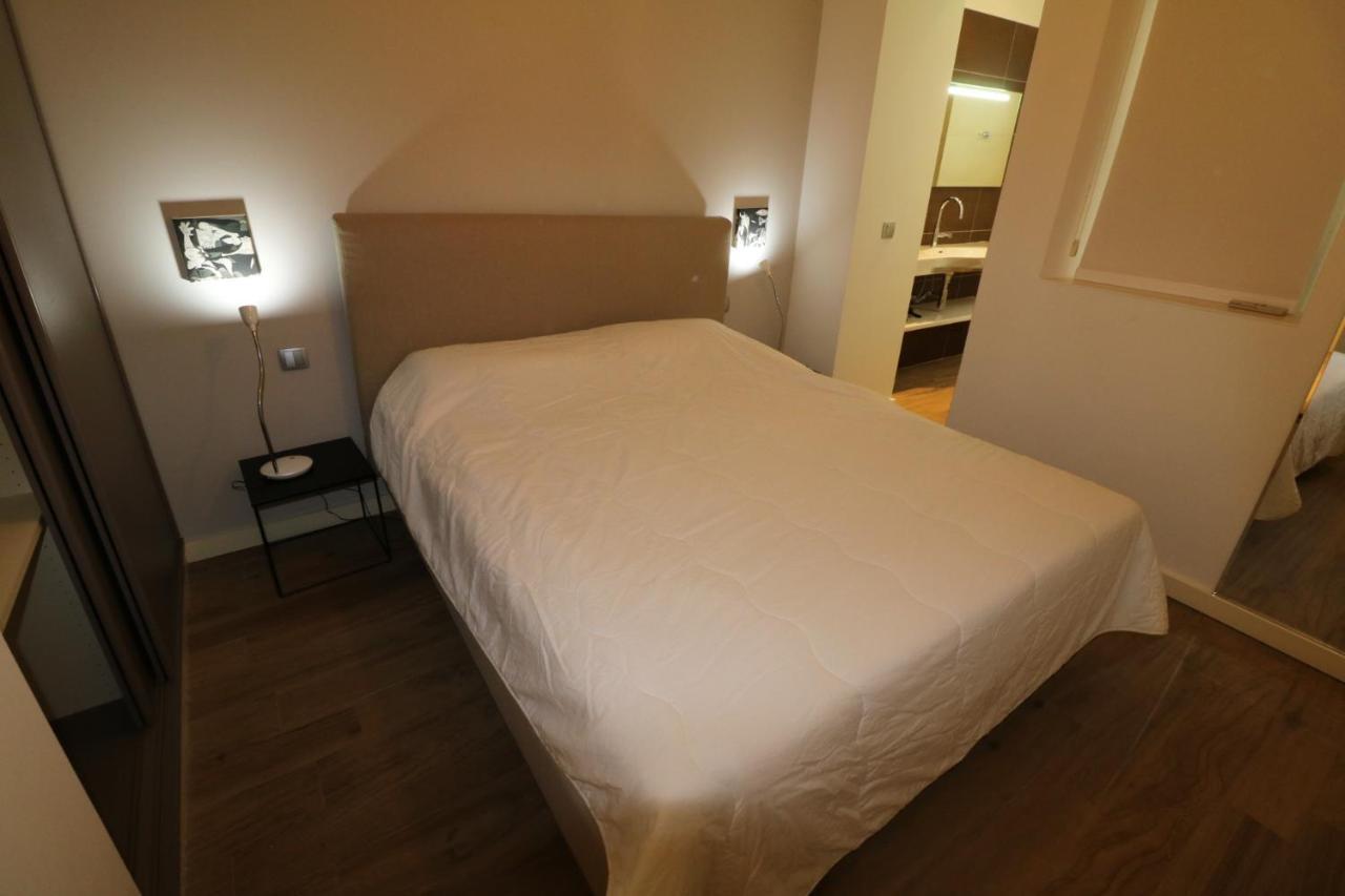 Luxury, 3 Bedroom, 3 Bathrooms 5 Mins From The Palais 410 Appartement *