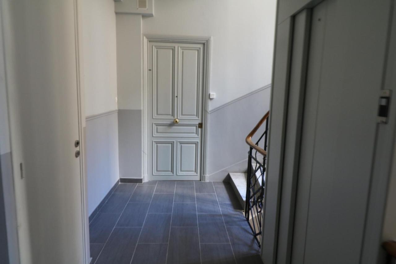 Luxury, 3 Bedroom, 3 Bathrooms 5 Mins From The Palais 410 *