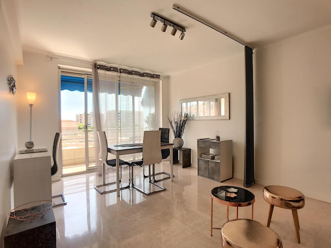 25 Boulevard Vallombrosa *