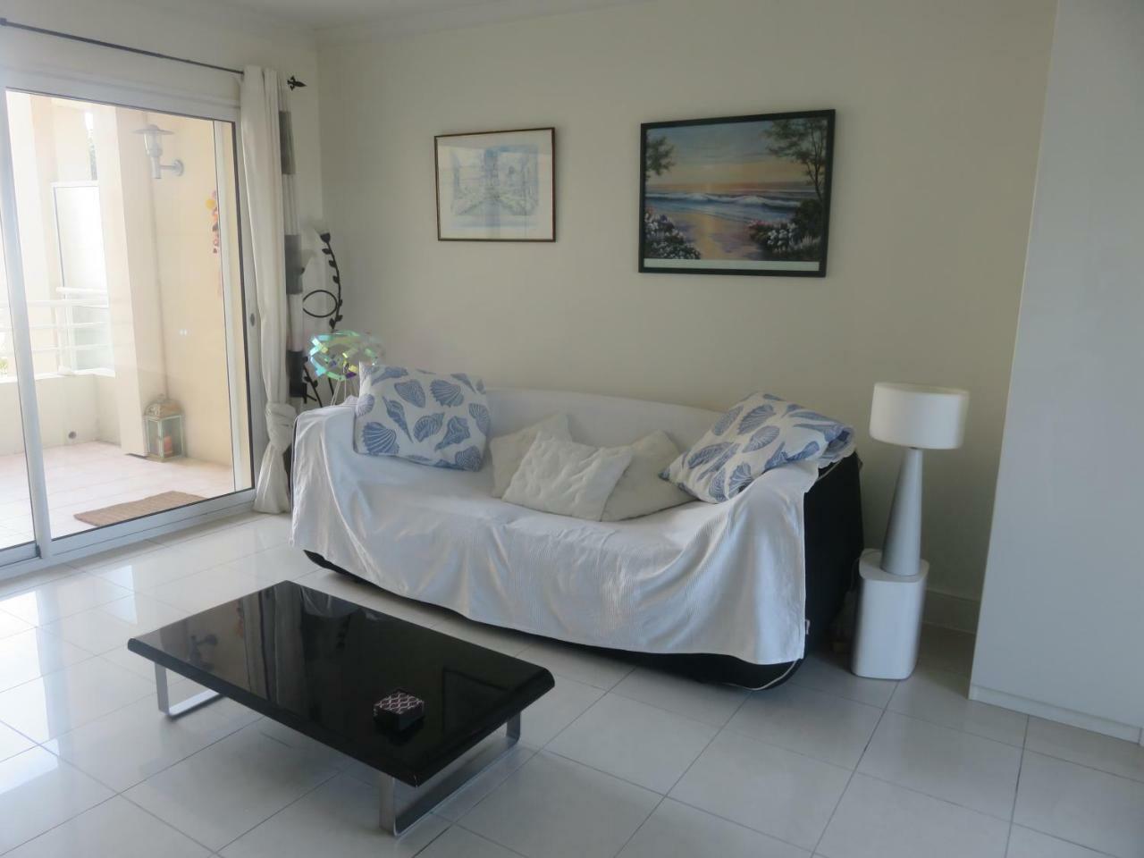 Apartamento Seafront Haven: Modern 2-bed With Pool Cannes