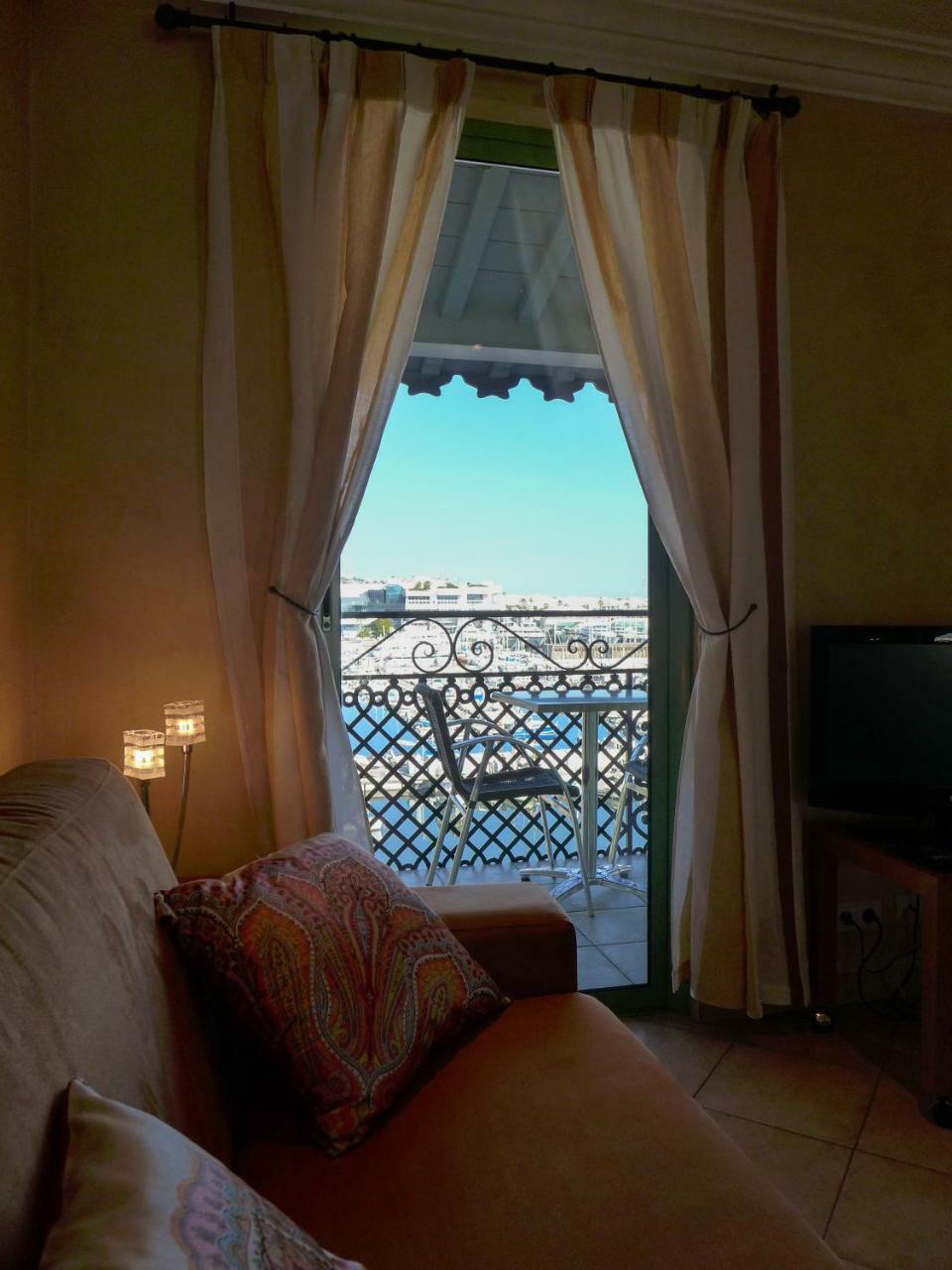 Residences Cresci Apartment