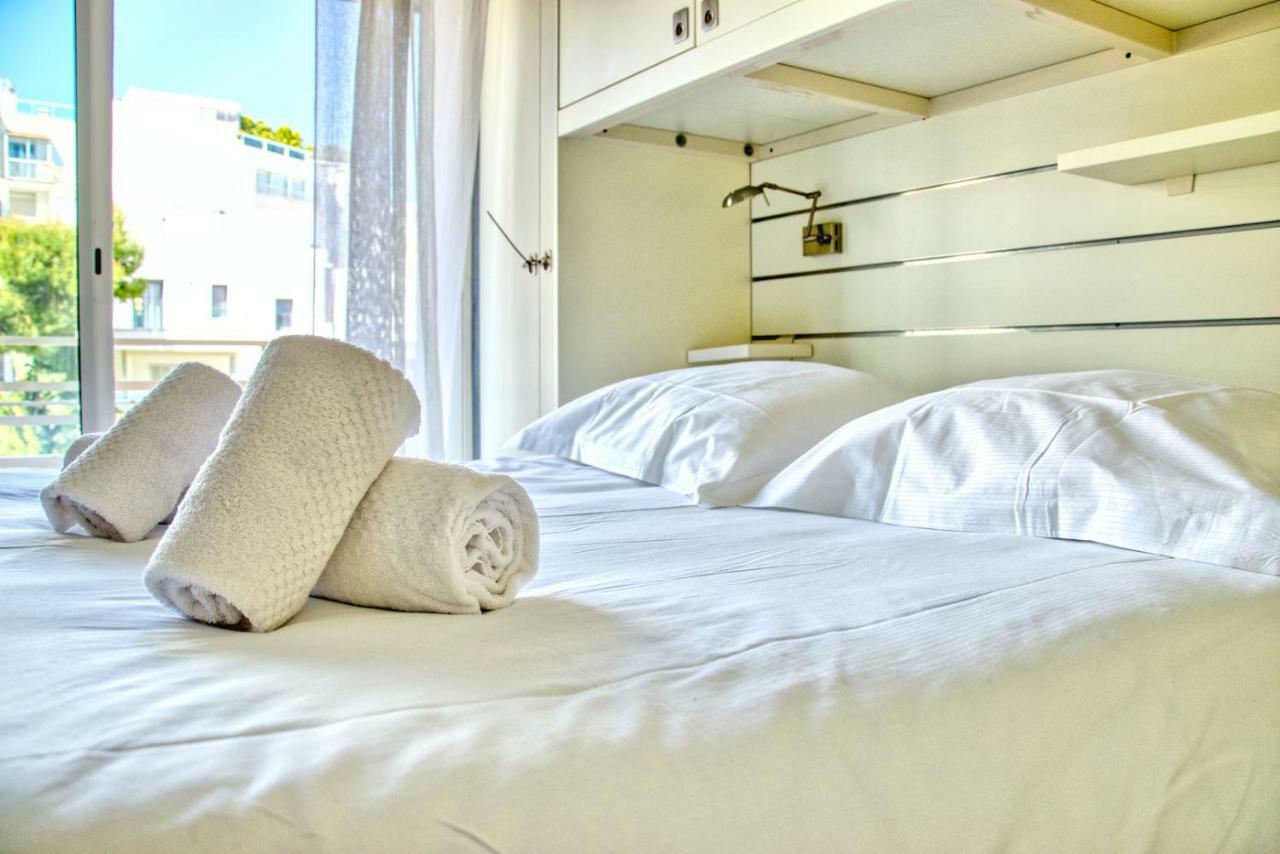 Sea View Flat, Beach Access By Guestready