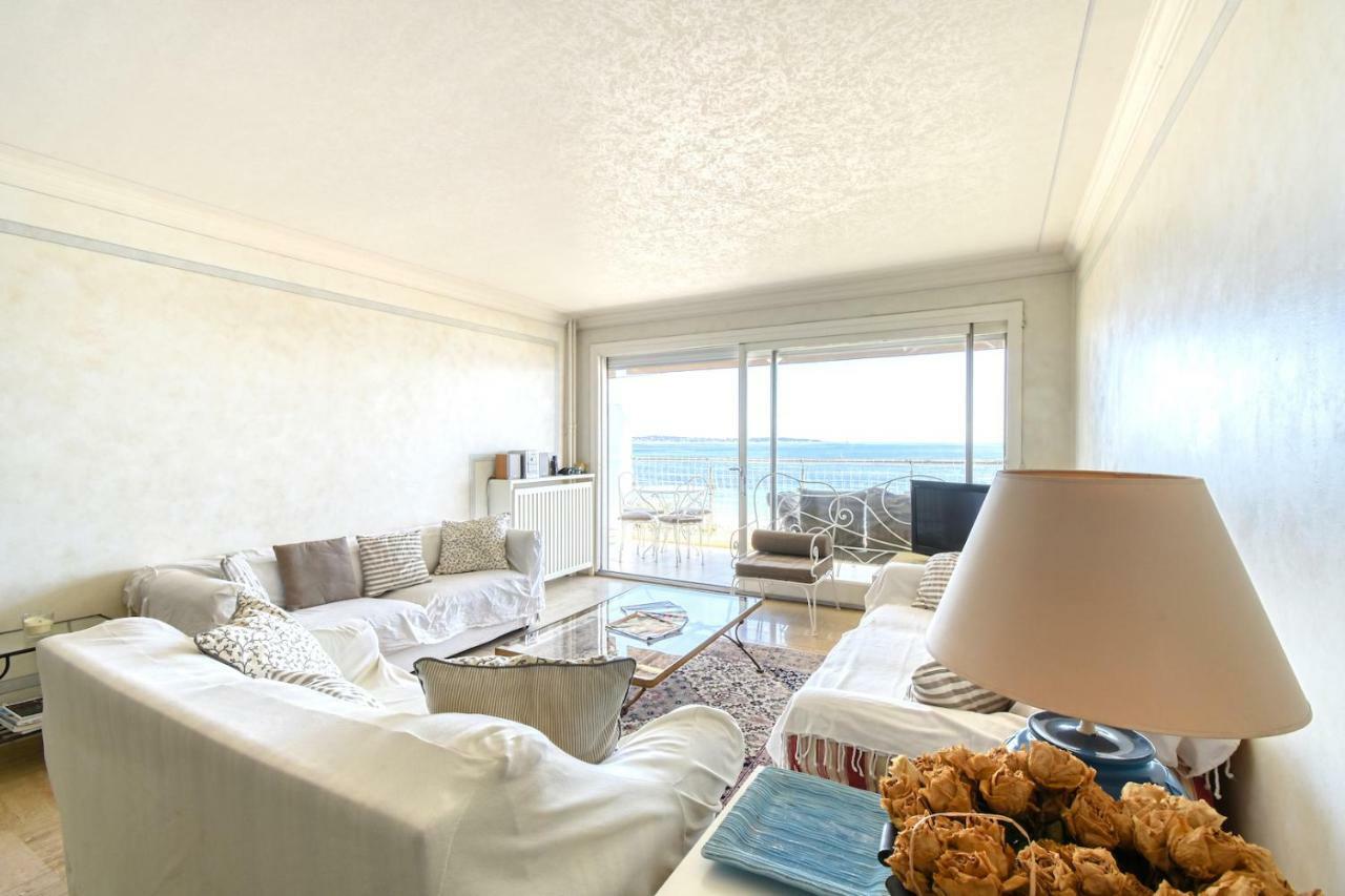 Sea View Flat, Beach Access By Guestready